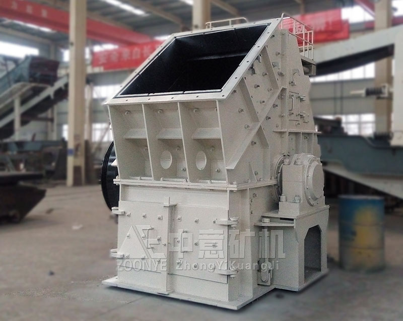 焦作客戶訂購(gòu)的時(shí)產(chǎn)300噸錘式破碎機(jī)