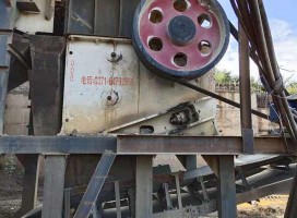 時(shí)產(chǎn)200噸碎石生產(chǎn)線(xiàn)設(shè)備有哪些,怎么配置