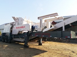 中意移動(dòng)破碎站在雄安新區(qū)安家，幫助他的老板解決城市建筑垃圾