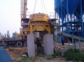 俄羅斯客戶來(lái)鄭州中意礦機(jī)提貨