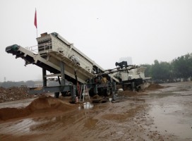 解決移動磕石機(jī)頻繁振動問題的方案