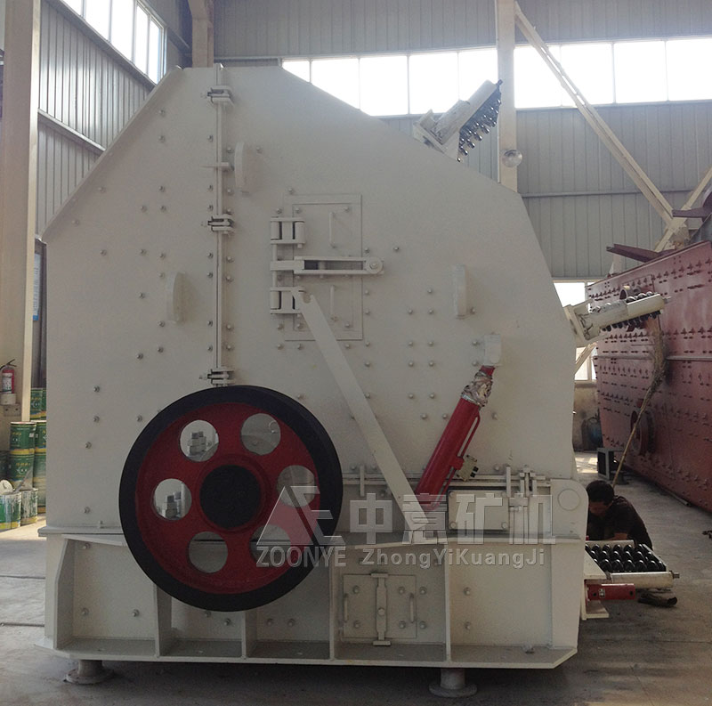 NP系列反擊式破碎機(jī)