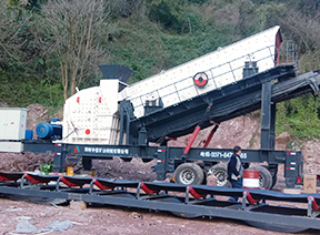 移動式石頭粉碎機圖片及價格,年產(chǎn)50萬噸移動破碎生產(chǎn)線