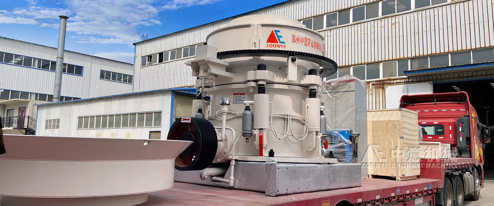 時(shí)產(chǎn)300噸HP多缸液壓圓錐破碎機(jī)發(fā)往內(nèi)蒙古