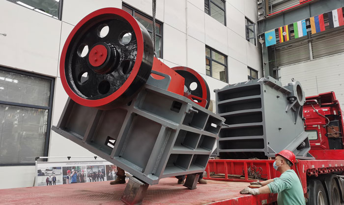 兩臺顎式破碎機發(fā)貨，打造高效生產(chǎn)線